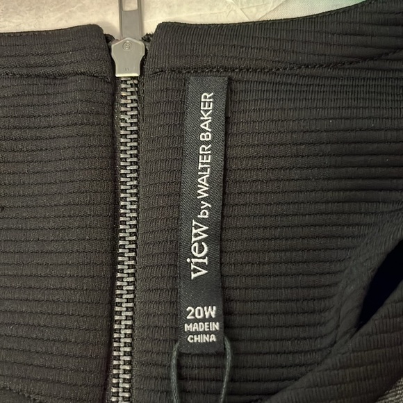 View by Walter Baker Long Sleeve Color Block Knit Dress - Picture 11 of 13